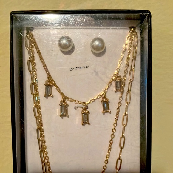 GUESS Layered Chain Necklace with Rhinestones, Angel Wings, Faux Pearl Earrings - Picture 2 of 3